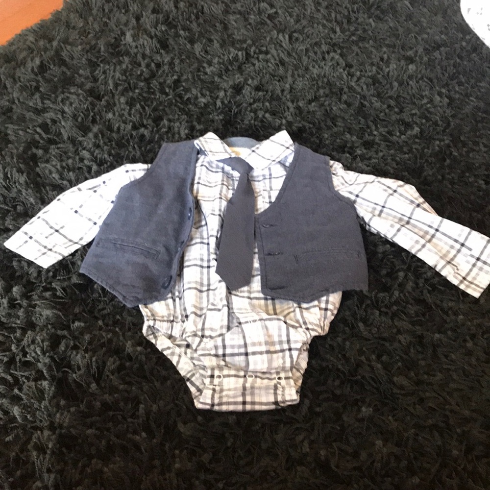 3 piece dress shirt, tie, and vest